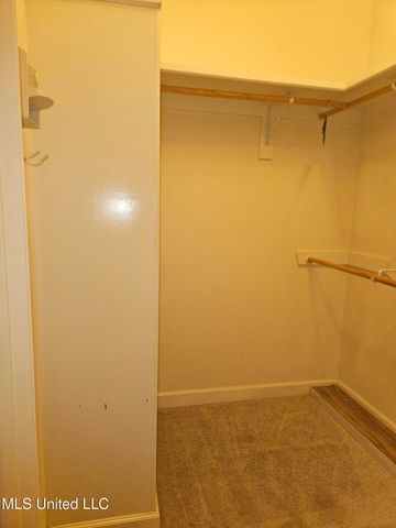 7726 W Falcon Circle, Ocean Springs, MS 39564