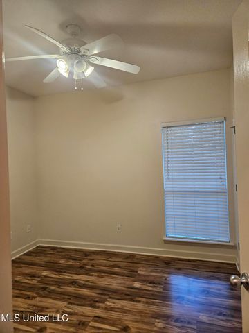 7726 W Falcon Circle, Ocean Springs, MS 39564