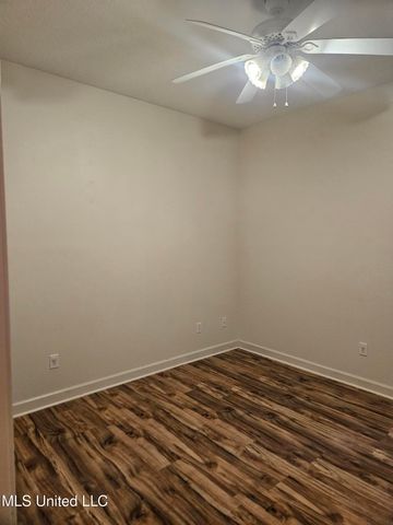 7726 W Falcon Circle, Ocean Springs, MS 39564