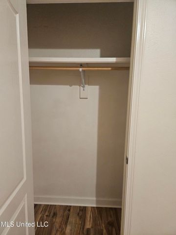 7726 W Falcon Circle, Ocean Springs, MS 39564