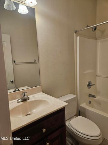 7726 W Falcon Circle, Ocean Springs, MS 39564