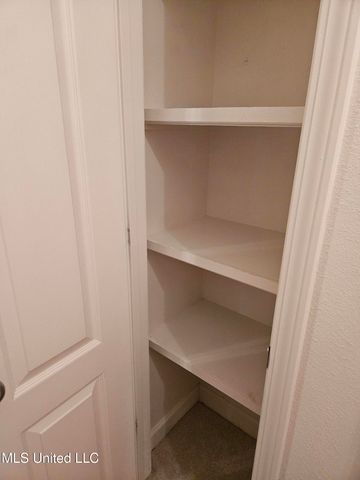 7726 W Falcon Circle, Ocean Springs, MS 39564