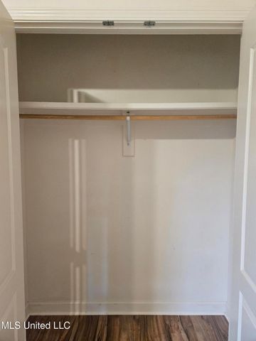 7726 W Falcon Circle, Ocean Springs, MS 39564