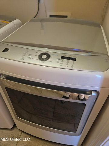 7726 W Falcon Circle, Ocean Springs, MS 39564