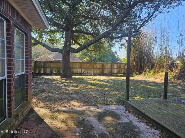 7726 W Falcon Circle, Ocean Springs, MS 39564