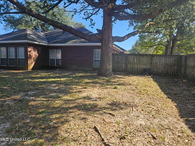 7726 W Falcon Circle, Ocean Springs, MS 39564