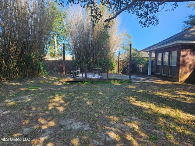 7726 W Falcon Circle, Ocean Springs, MS 39564