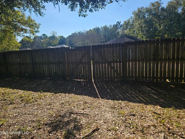 7726 W Falcon Circle, Ocean Springs, MS 39564