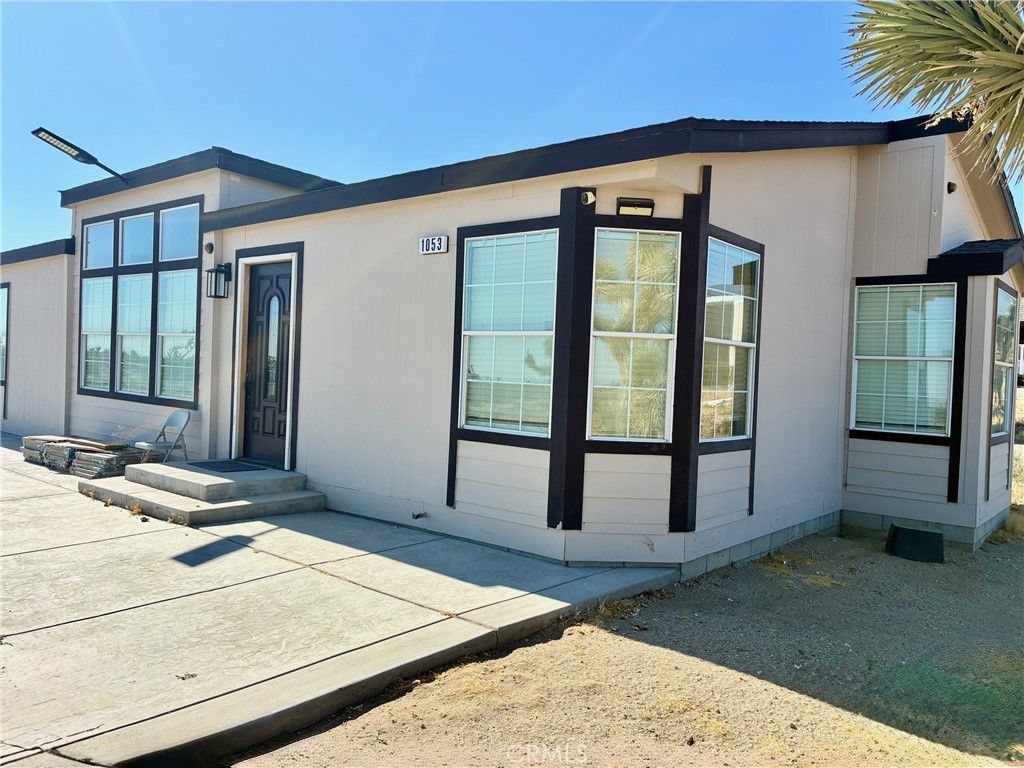 Image 1 of property listing at 1053 Lindero, Pinon Hills, CA 92372