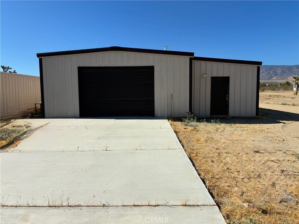 Image 14 of property listing at 1053 Lindero, Pinon Hills, CA 92372