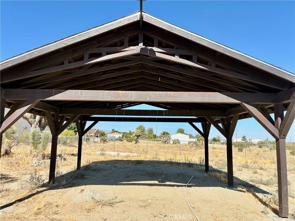 Image 17 of property listing at 1053 Lindero, Pinon Hills, CA 92372