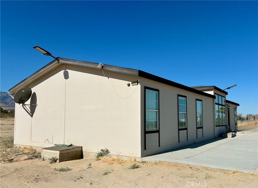 Image 18 of property listing at 1053 Lindero, Pinon Hills, CA 92372