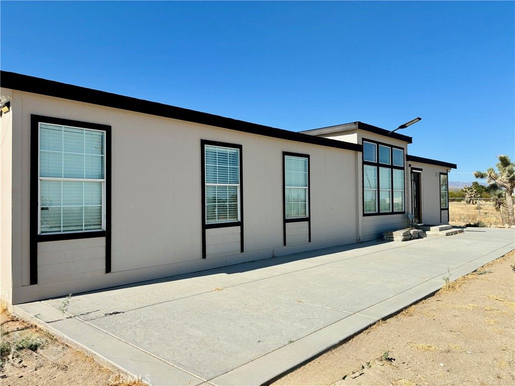 Image 19 of property listing at 1053 Lindero, Pinon Hills, CA 92372