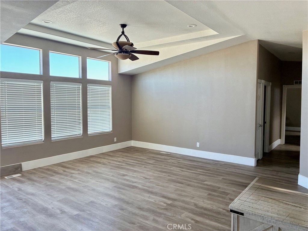 Image 9 of property listing at 1053 Lindero, Pinon Hills, CA 92372