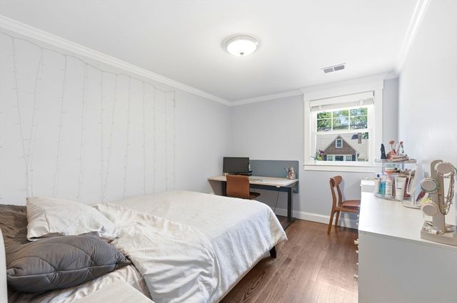 109 Linden St, Needham, MA 02492