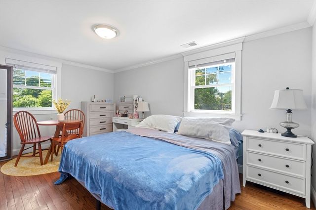 109 Linden St, Needham, MA 02492