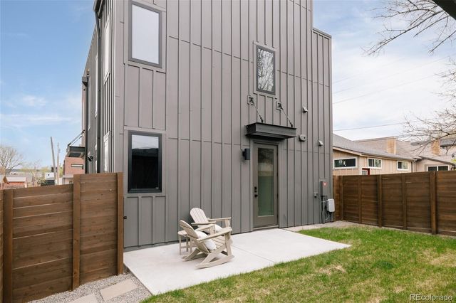 2327 W 33rd Avenue, Denver, CO 80211