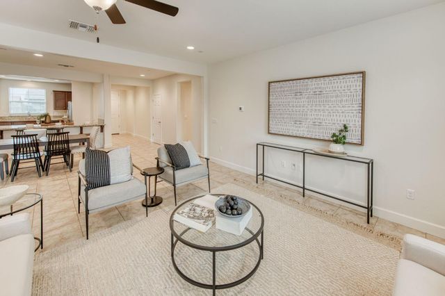 6702 E Brown Avenue, Fresno, CA 93720