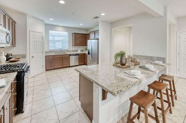 6702 E Brown Avenue, Fresno, CA 93720