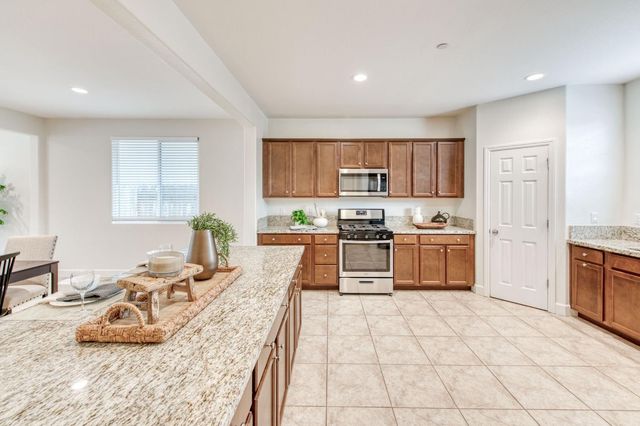 6702 E Brown Avenue, Fresno, CA 93720