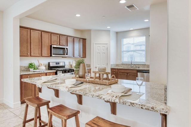 6702 E Brown Avenue, Fresno, CA 93720