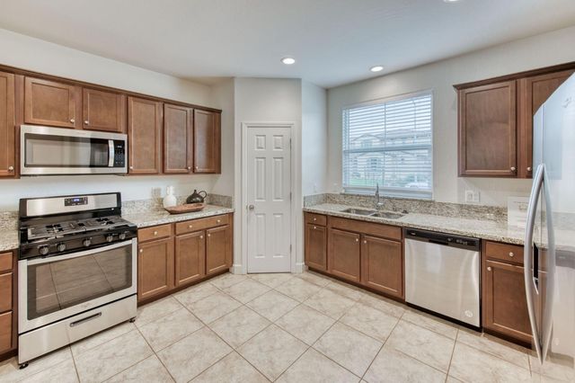 6702 E Brown Avenue, Fresno, CA 93720