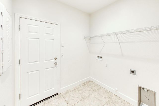 6702 E Brown Avenue, Fresno, CA 93720