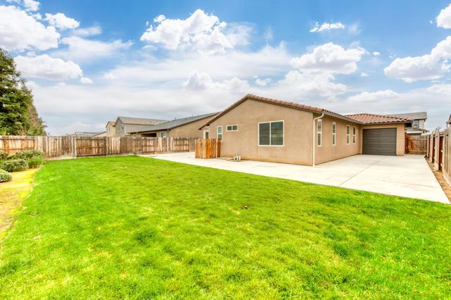 6702 E Brown Avenue, Fresno, CA 93720