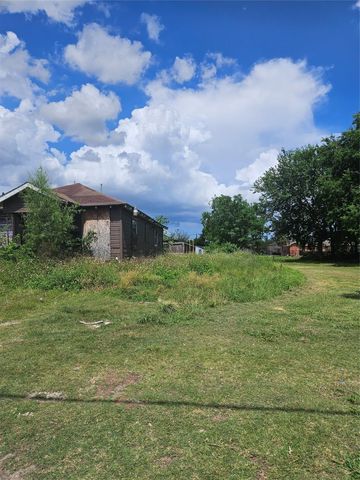 1514 Bayou, Houston, TX 77020