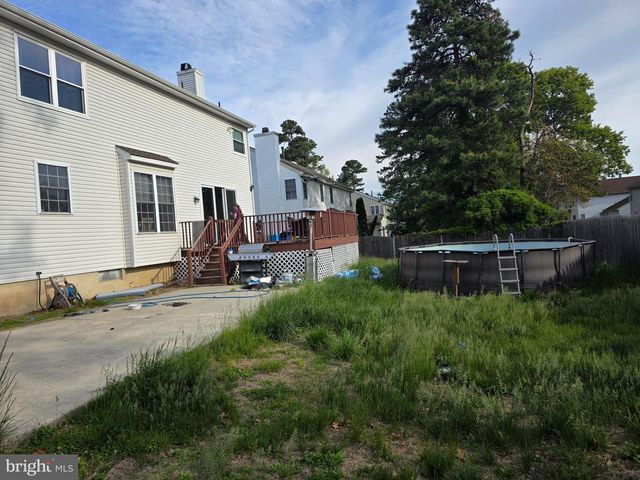 14 BLUE SPRUCE DR, Sicklerville, NJ 08081