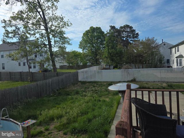 14 BLUE SPRUCE DR, Sicklerville, NJ 08081