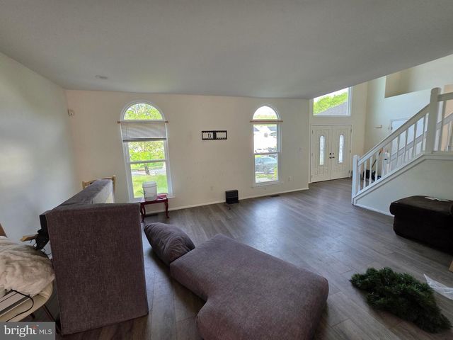 14 BLUE SPRUCE DR, Sicklerville, NJ 08081