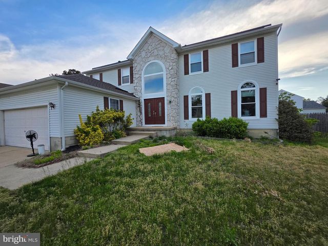 14 BLUE SPRUCE DR, Sicklerville, NJ 08081