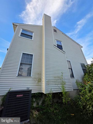 14 BLUE SPRUCE DR, Sicklerville, NJ 08081
