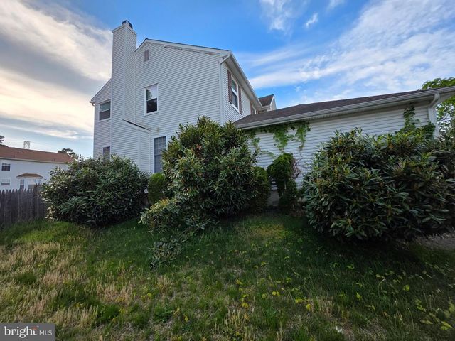 14 BLUE SPRUCE DR, Sicklerville, NJ 08081
