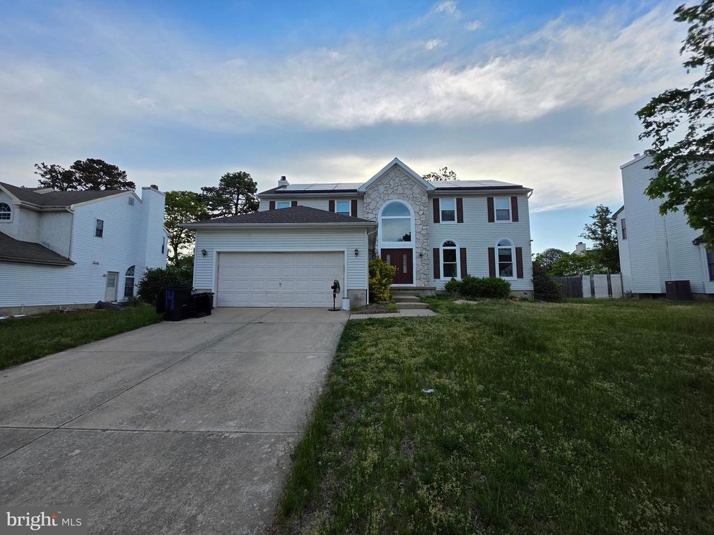 14 BLUE SPRUCE DR, Sicklerville, NJ 08081