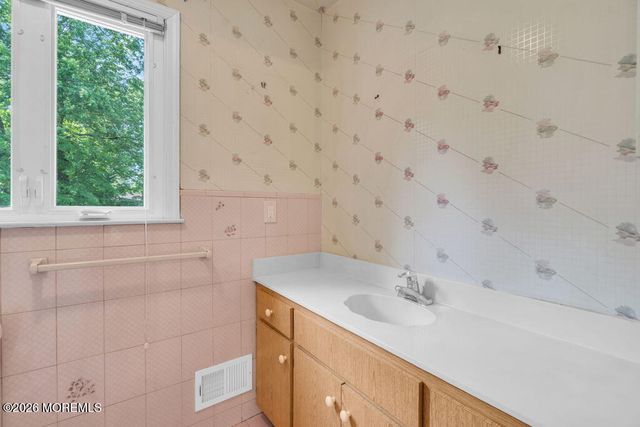 1 Dickinson Lane, Morganville, NJ 07751