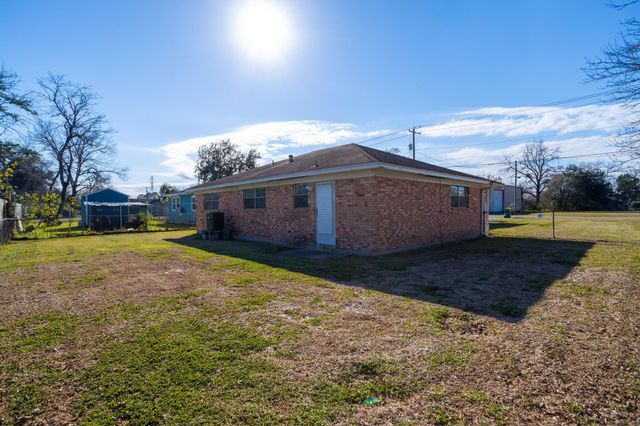 118 Johnson Street B, La Marque, TX 77568