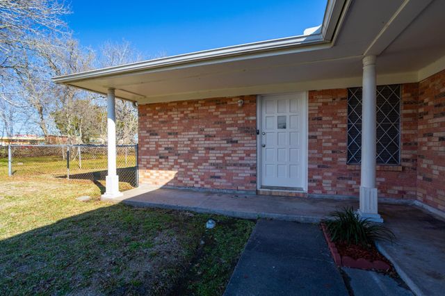 118 Johnson Street B, La Marque, TX 77568