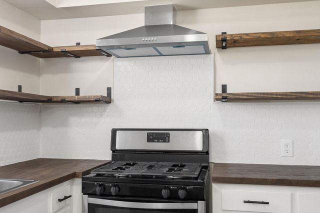 118 Johnson Street B, La Marque, TX 77568