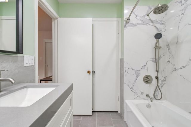1 Woodcrest Cir, Oakland, CA 94602