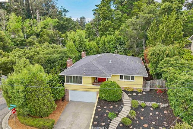 1 Woodcrest Cir, Oakland, CA 94602