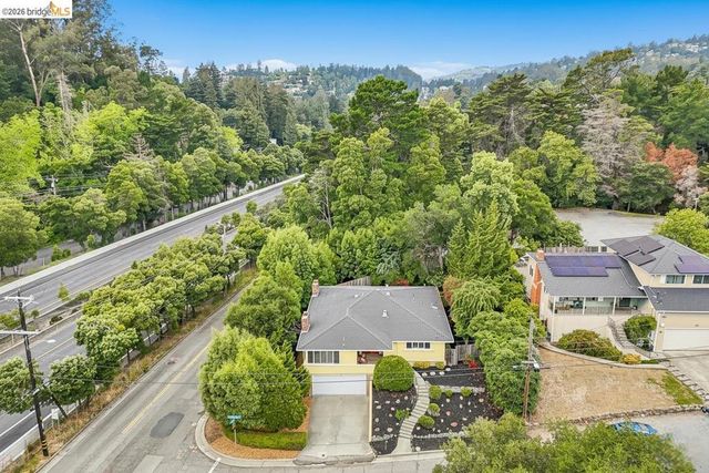 1 Woodcrest Cir, Oakland, CA 94602