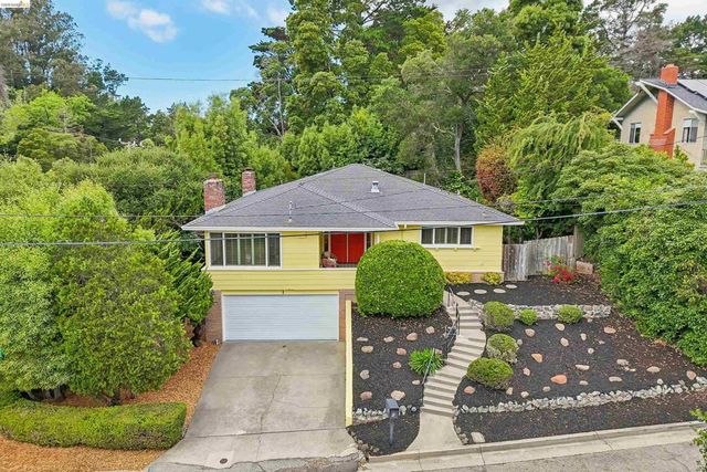 1 Woodcrest Cir, Oakland, CA 94602