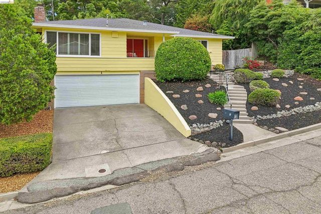 1 Woodcrest Cir, Oakland, CA 94602