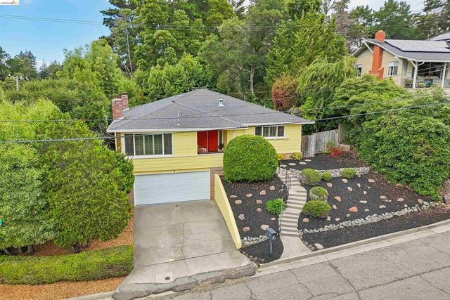 1 Woodcrest Cir, Oakland, CA 94602