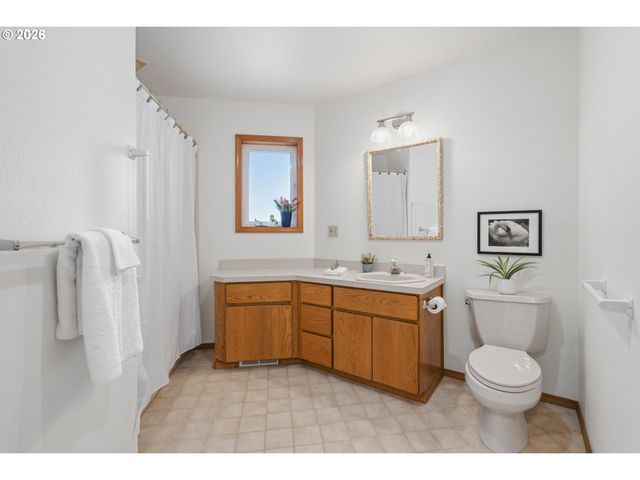 1350 2ND St, Columbia City, OR 97018