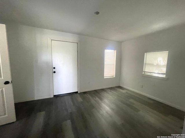 3022 EL PASO, San Antonio, TX 78207