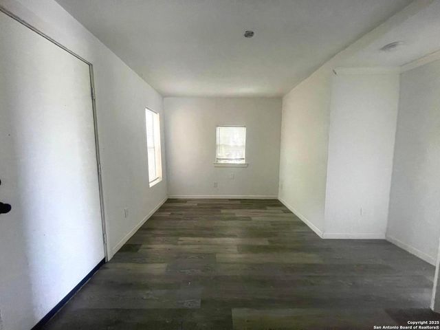 3022 EL PASO, San Antonio, TX 78207