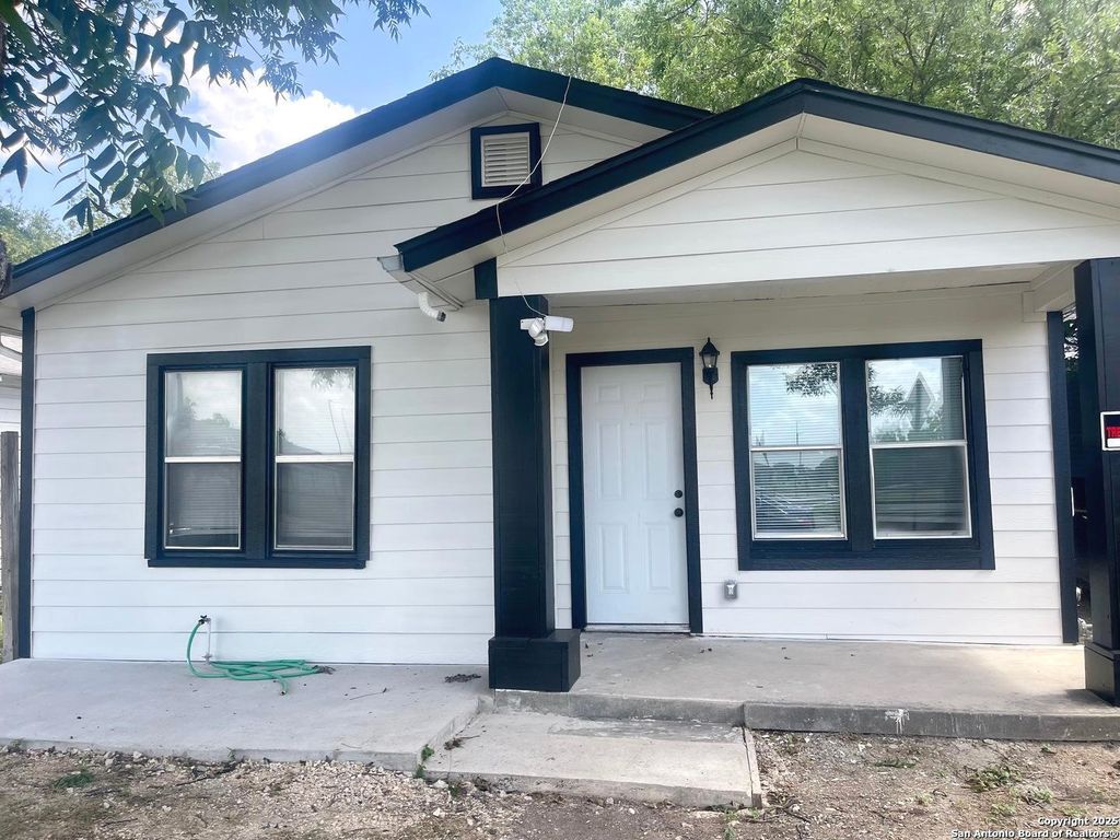 3022 EL PASO, San Antonio, TX 78207